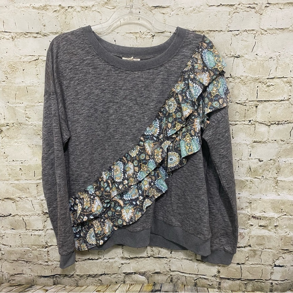 Mystree Gray Green Floral Print Ruffle Sweatshirt
